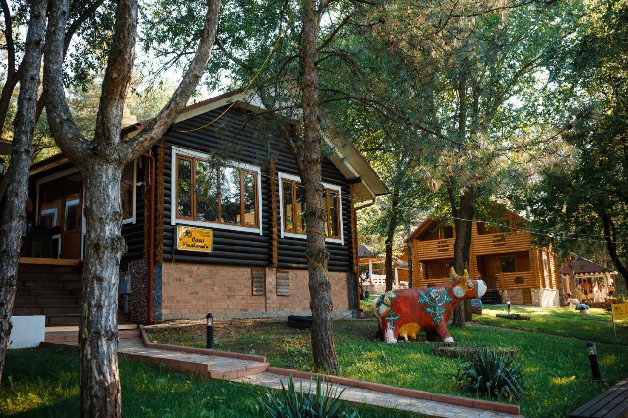Sky Land Camping & Resort Cricova Exterior foto